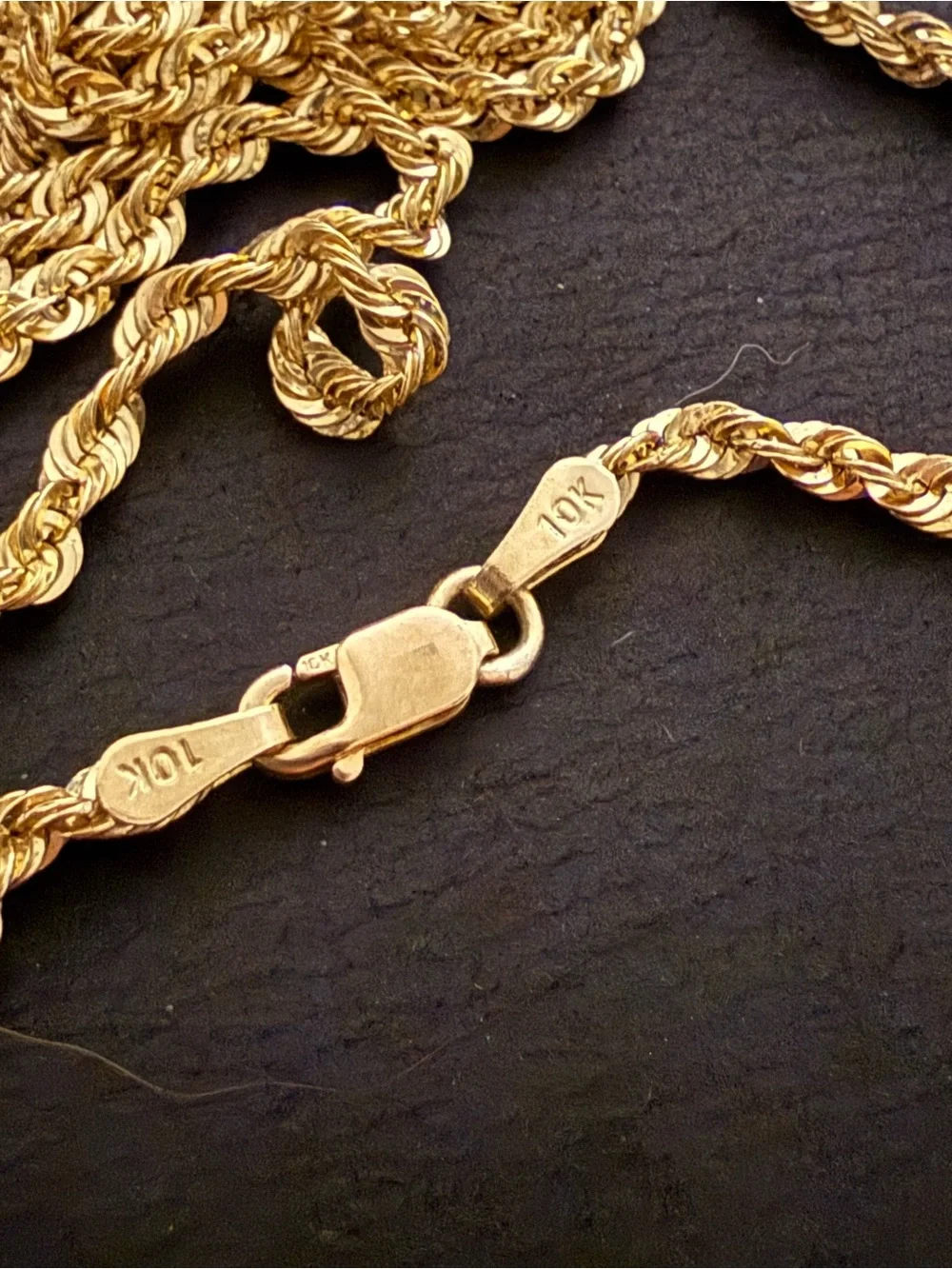 Gold rope link chain ￼